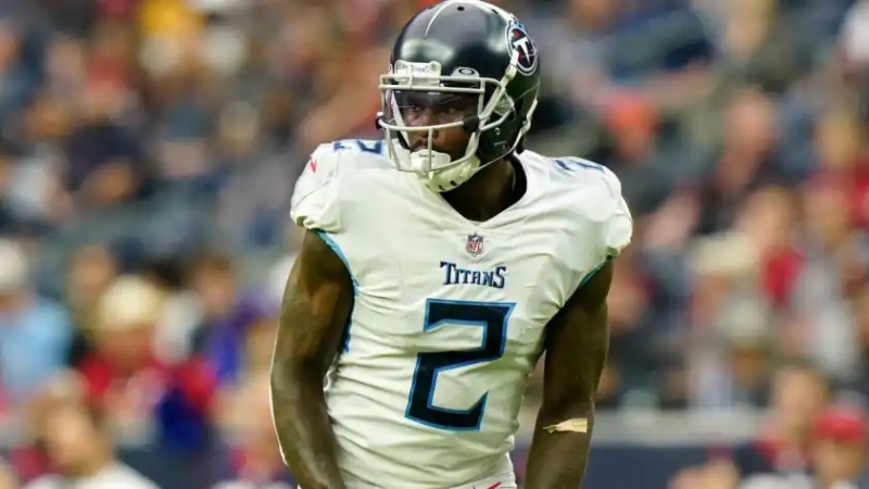 Veteran wide receiver Julio Jones signing an agreement with Tampa Bay Buccaneers