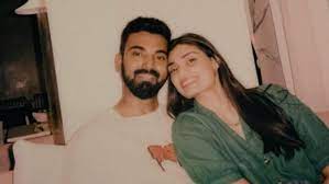 Athiya Shetty takes a romantic picture with KL Rahul, her ‘favourite one’