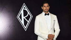 At a Mumbai function, Sidharth Malhotra referred to Kiara Advani as “my wife.” Watch