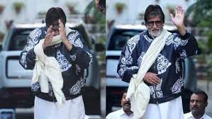 Amitabh Bachchan meets fans at Jalsa for the first time following an injury while donning a “homemade sling”: “They wait and watch…”