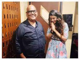 Smriti Kalra, the star of “Kaagaz 2,” recalls communicating with Satish Kaushik two days before his passing and that he was a complete individual