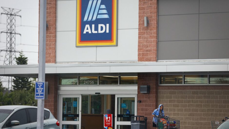 Aldi to purchase Winn-Dixie, Harveys as rebate grocery stores rule