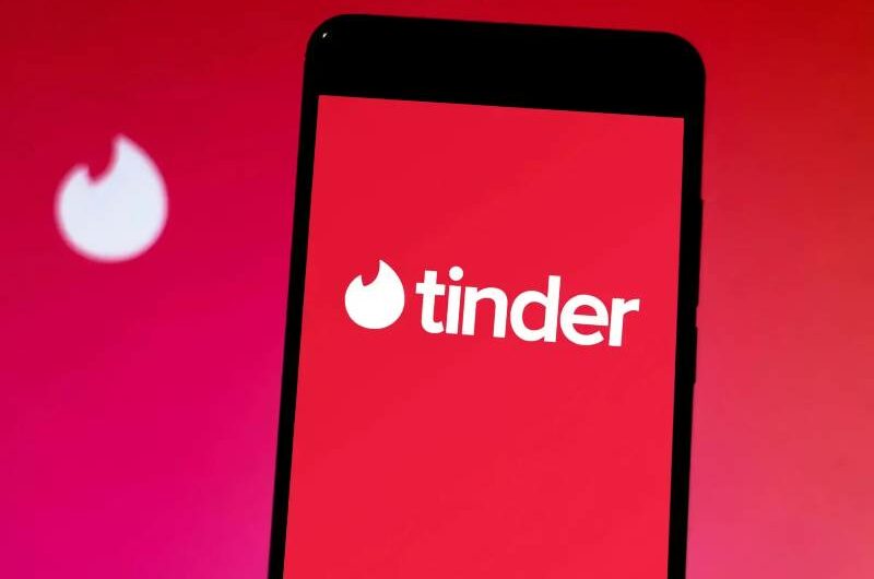 Using artificial intelligence, Tinder helps users select the best photos