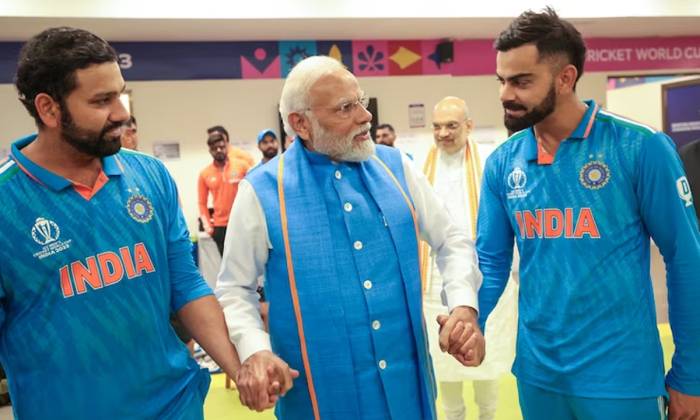 PM Modi comforts Team India following their World Cup final defeat to Australia; BJP leaders’ reactions