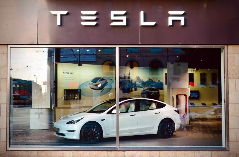 The delivery of license plates for Tesla’s new vehicles has been halted by workers in Sweden