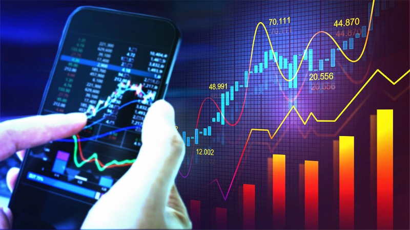 With the horizontal trendline broken, HAL is set to move upwards towards Rs 3,010