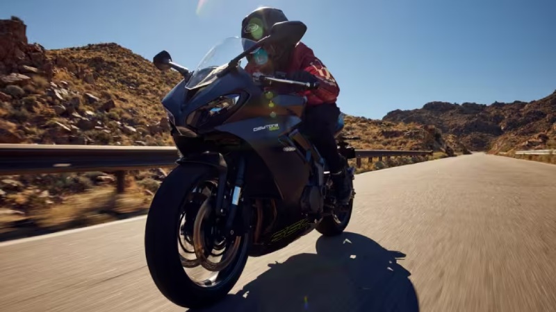 660 Triumph Daytona Revealed – More Power Than Trident or Tiger Sport