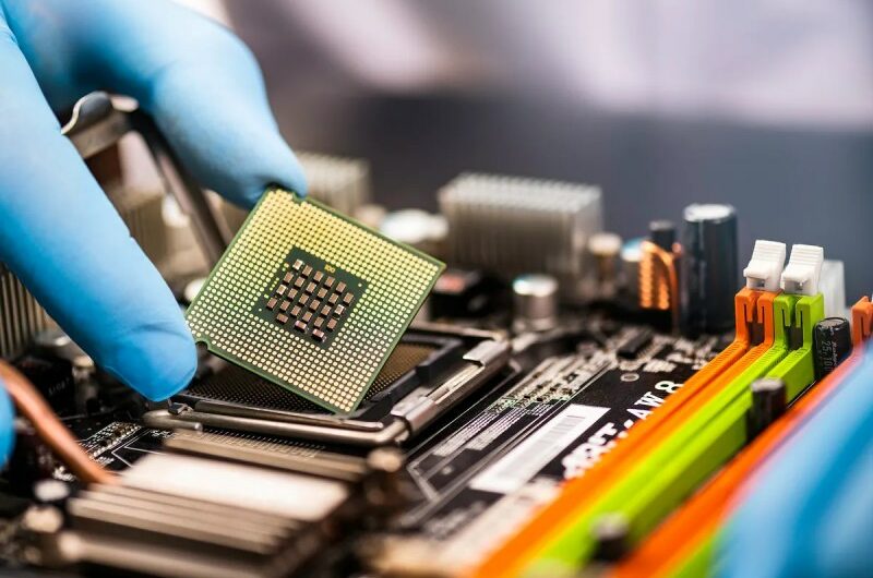 There is a threat to Samsung’s lead in 1.4nm processing from Intel